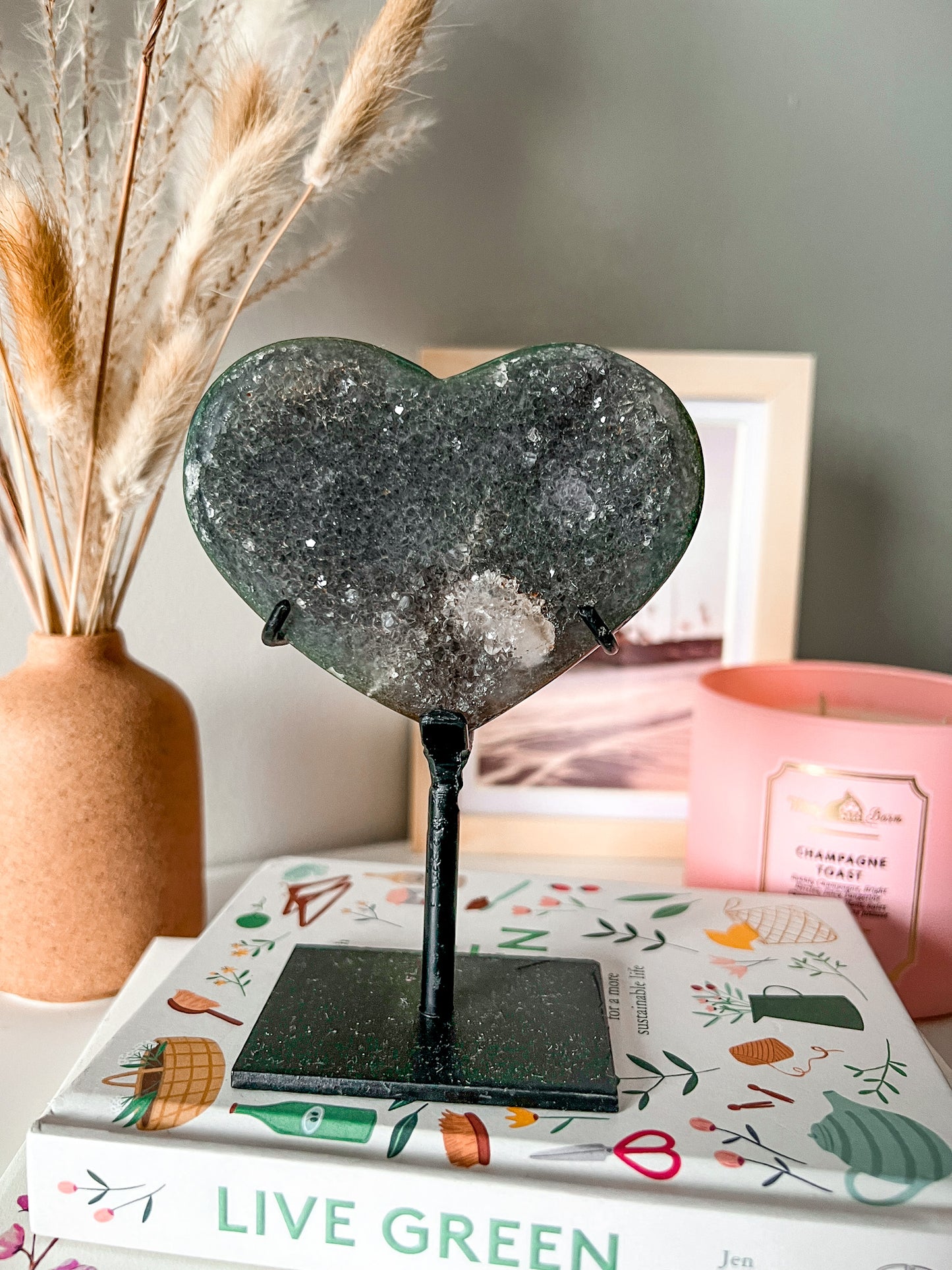 Druzy Agate Heart with Custom Stand