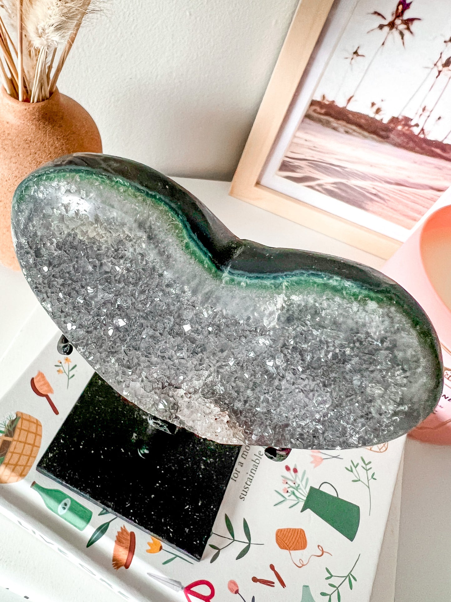 Druzy Agate Heart with Custom Stand