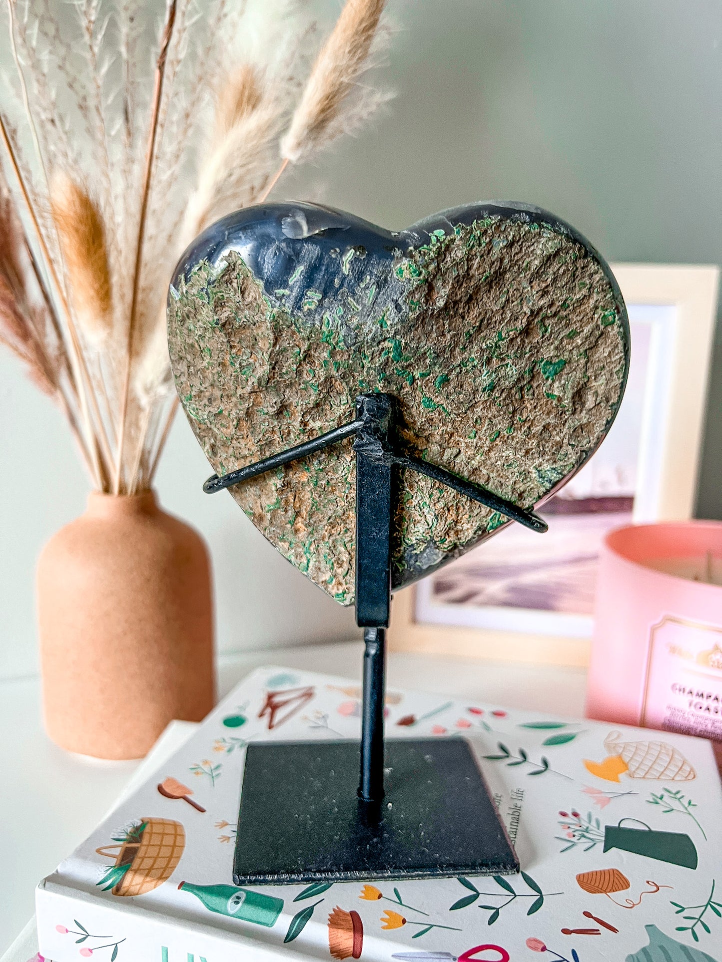 Druzy Agate Heart with Custom Stand